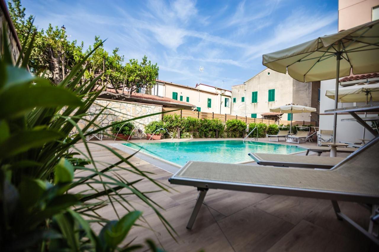 Hotel Sileoni Marina di Cecina Exterior photo