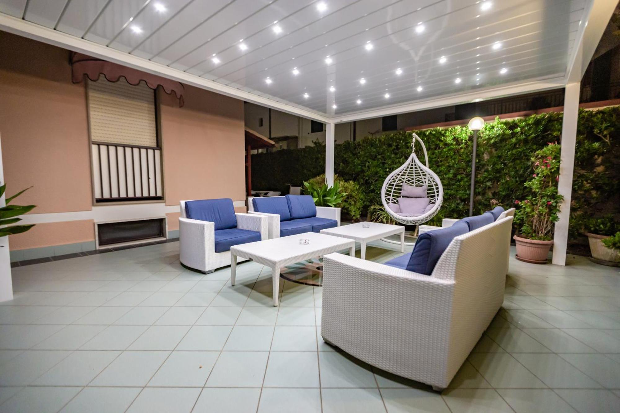 Hotel Sileoni Marina di Cecina Exterior photo