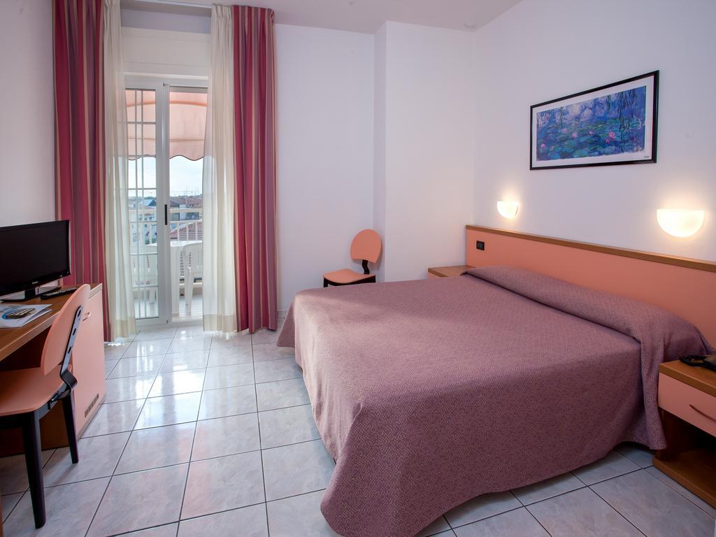 Hotel Sileoni Marina di Cecina Exterior photo