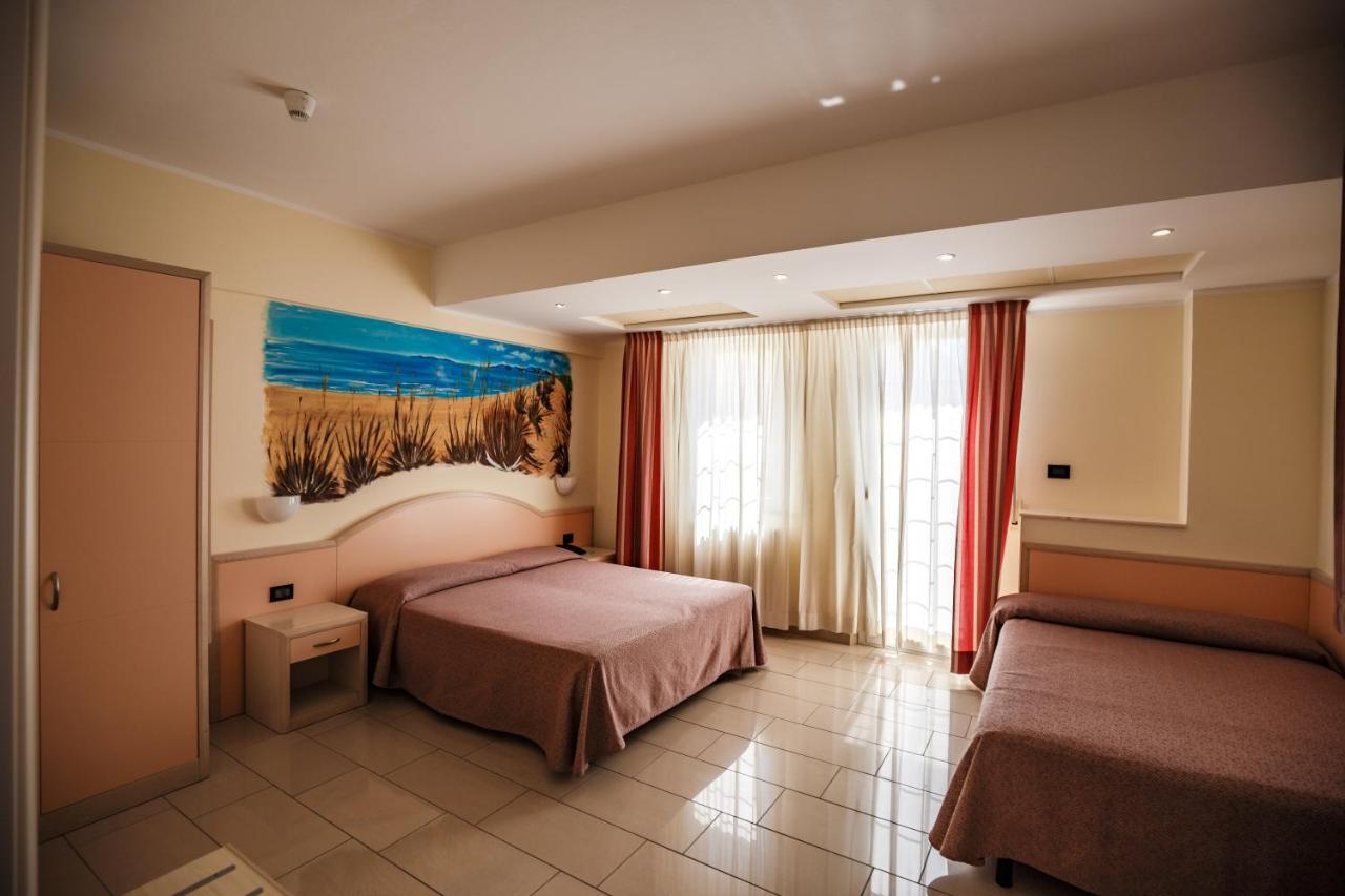 Hotel Sileoni Marina di Cecina Exterior photo