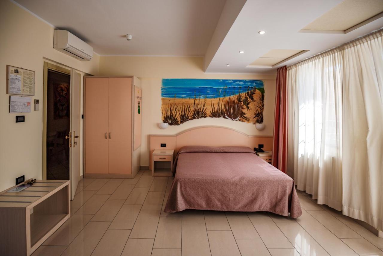 Hotel Sileoni Marina di Cecina Exterior photo