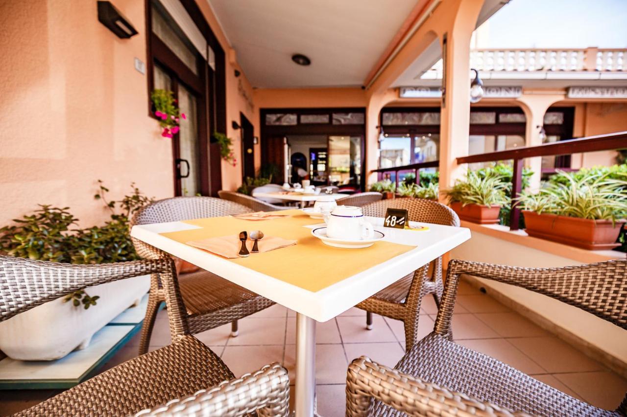 Hotel Sileoni Marina di Cecina Exterior photo